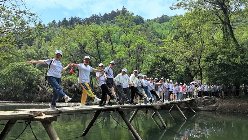 滑環(huán)廠家團建1.jpg 滑環(huán)廠家團建1.jpg